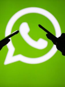 Read more about the article Tips to listen to WhatsApp Voice Notes without Sender Knowing